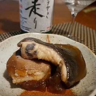 おうち居酒屋、赤エイの煮つけ